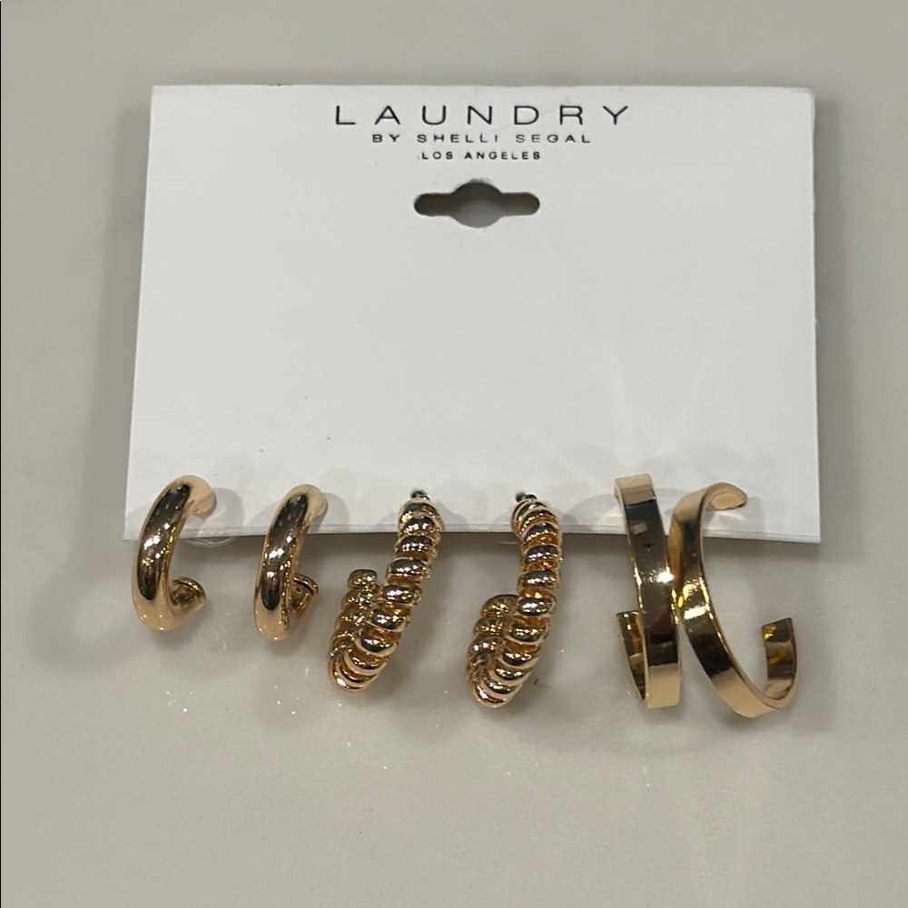 Laundry by Shelli Segal Gold Earrings Set